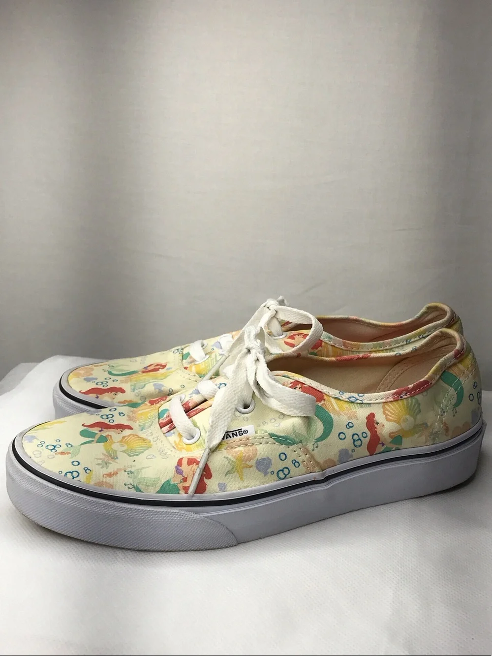 Vans Disney Little Mermaid Canvas Sneakers with Multi-Color Print 7.5 Women’s